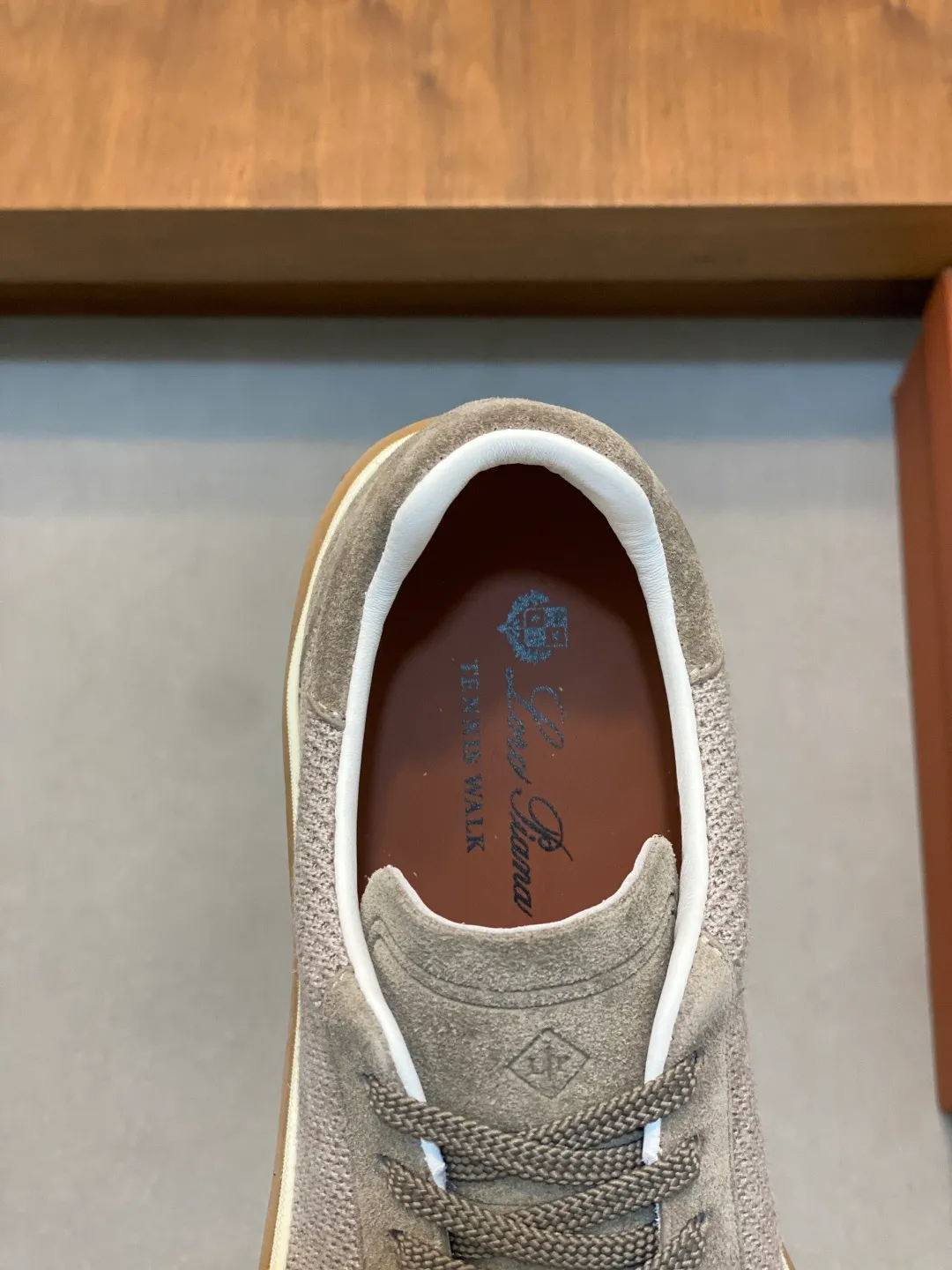 P420 Loro Piana - classic casual shoes, men's lace-up casual shoes and sneakers, high-quality lightweight and comfortable fabrics, suitable for outdoor leisure, the color scheme is young and energetic, it goes great with sportswear or casual suits! Code number: 39-44 (38, 45, 46, can be customized No. 088